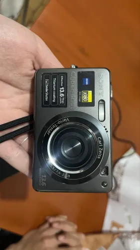 Vendo Sony Cyber-shot DSC-W300 13.6MP Carl Zeiss Vario-Tessar + Alça