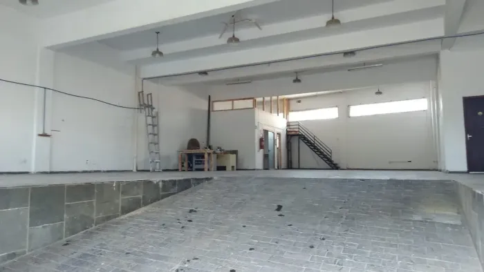 Galpão comercial industrial, 500m² pé direito alto e localização excelente Santa Terezin