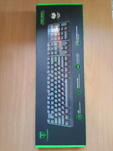 Teclado Mecânico Gamer T-Dagger Rebel Iluminação Rainbow Preto Switch Marrom T-TGK328-BR