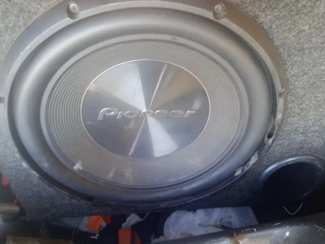 Vende-se Pioneer de 12 na caixa