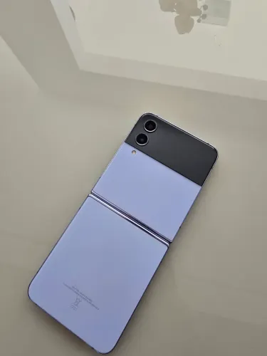ZFlip 4 para peças