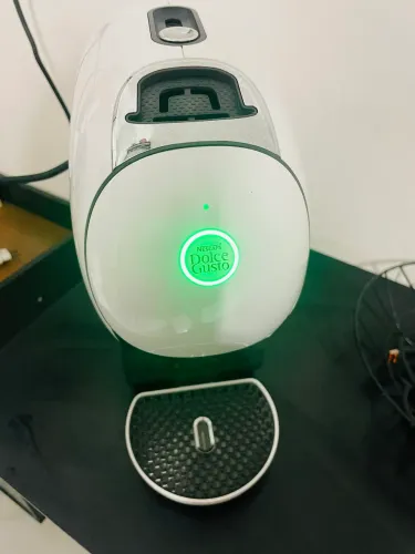 Vende se Cafeteira Dolce Gusto
