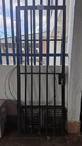 Porta de Ferro Com chaves Tetras !