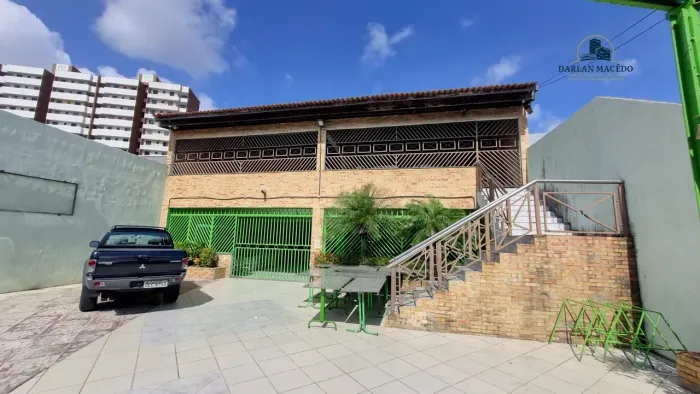 Oportunidade de negócio, Av.Humberto Monte, AC 600m3, AT 690m2, 15m de frente