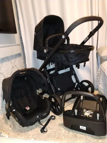 Carrinho de bebe+ bebê conforto e base para carro