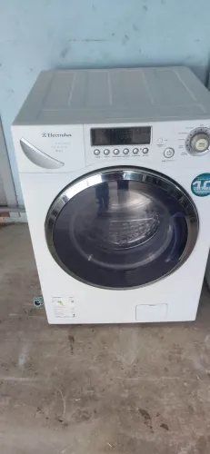 Lava e seca Eletrolux 9 kg 