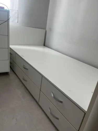 Cama com gavetas em MDF