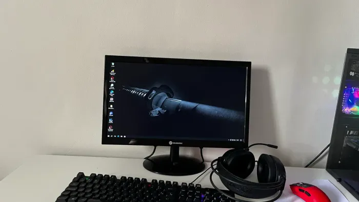 MONITOR GOLDENTEC 19.5 POLEGADAS 