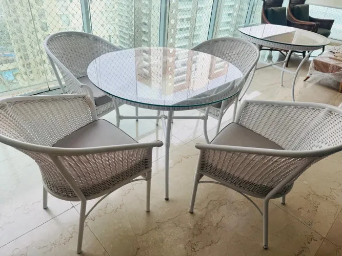 Mesa circular para varanda