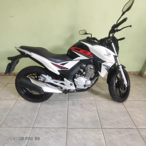 Vendo ou troco CB Twister 2018