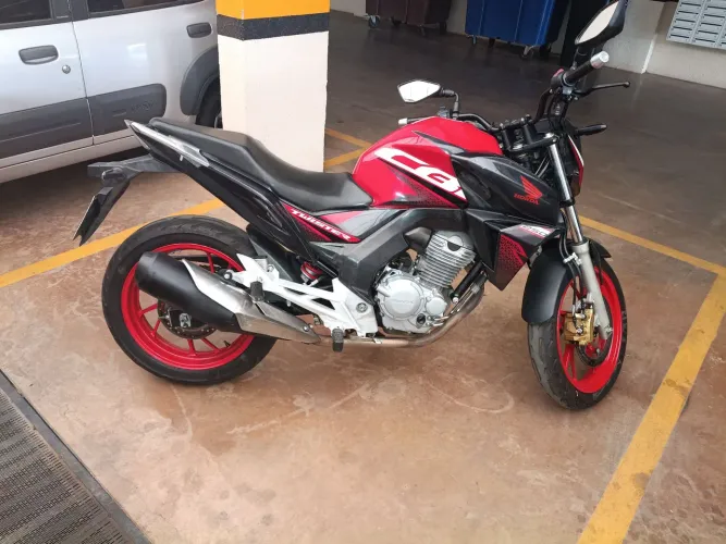 Honda CB 250F Twister - R$ 16.900 - Aceito Troca por Moto Menor
