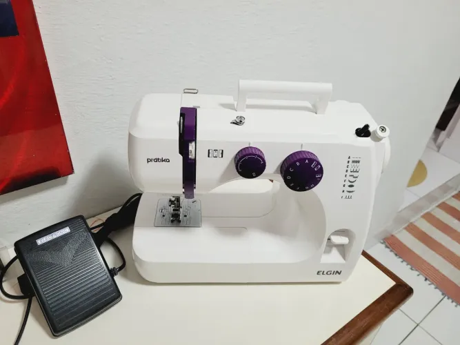Maquina de costura Elgin perfeita