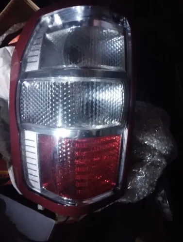Lanterna traseira esquerda Ford ranger