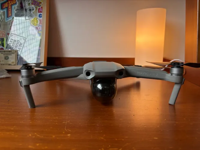 Drone DJI Air 2 (com defeito) + brinde