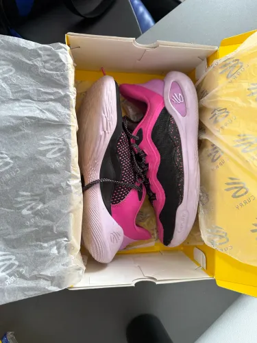 Tênis Curry 11