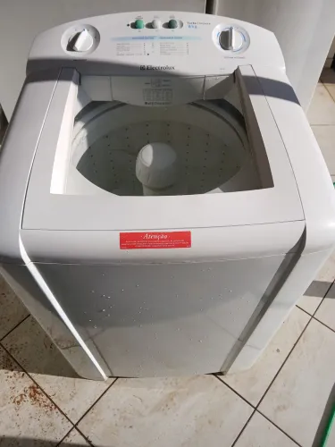 Máquina de lavar em ótimo estado de conservação e muito grande