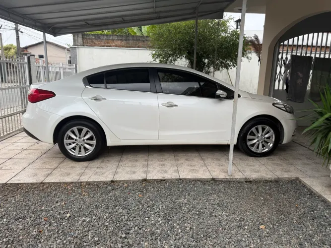 Kia Motors Cerato 1.6 16V Flex Aut. 2016