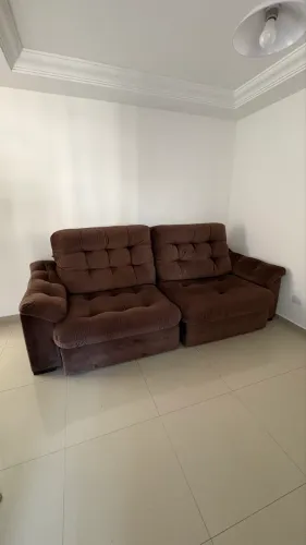 Sofá retrátil e reclinável
