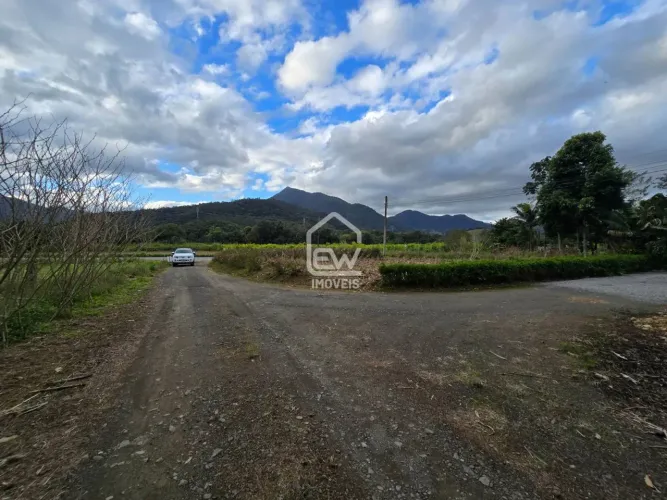 Chácara com 25.528m² em Schroeder/SC