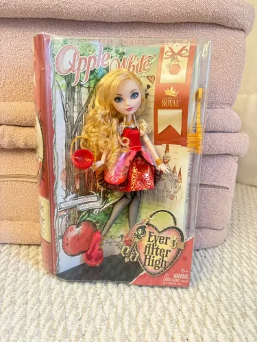 boneca ever after high lacrada apple white w1  (RESERVADO até primeira semana de novembro)