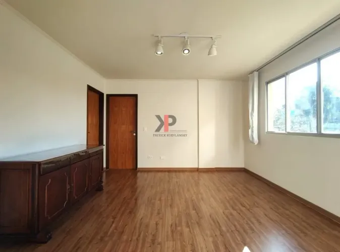 Apartamento com 3 dormitórios, sendo 1 suíte, 1 vaga de garagem.