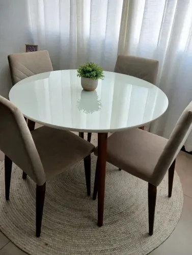Mesa com 4 CADEIRAS