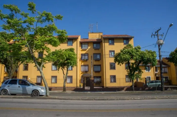 Apartamento com 2 dormitórios para alugar, 50 m² por R$ 1.700,00 - Capão da Imbuia - Curit