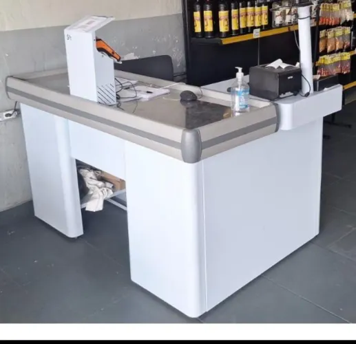 Vendo checkout semi novo de 1,50 MTS 