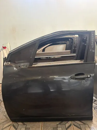 PORTA DIANTEIRA ESQUERDA PEUGEOT 208