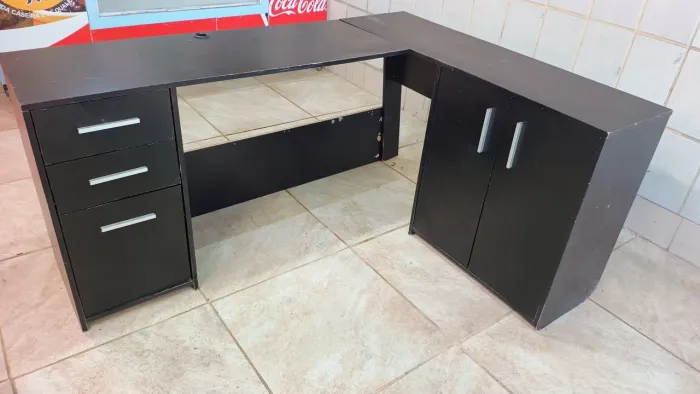 Mesa escritório em L