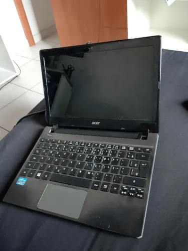 Vendo notebook Acer com defeito para retirada de peças