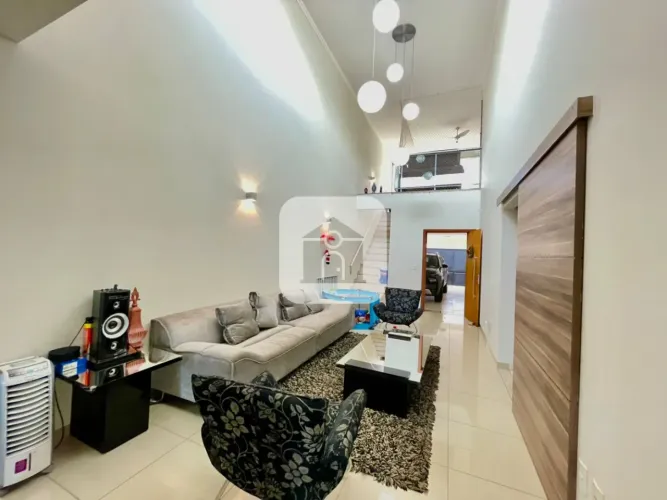 Casa para venda e locação no bairro Roosevelt