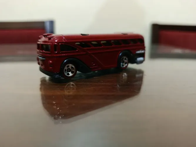 Miniatura Hot Wheels Surfin' School Bus