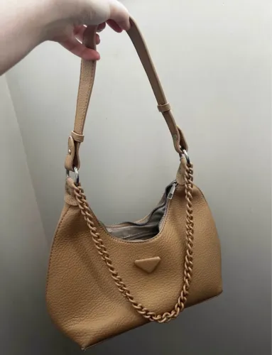 Bolsa Meia Lua Baguete Feminina Com Alça Lateral De Couro NUNCA USADA
