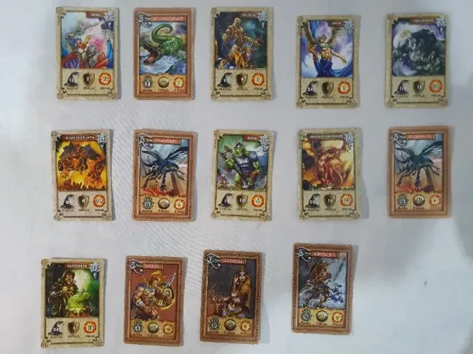 Coleção Elma Chips: Dracomania(8/42) e Mythomania(5/30)