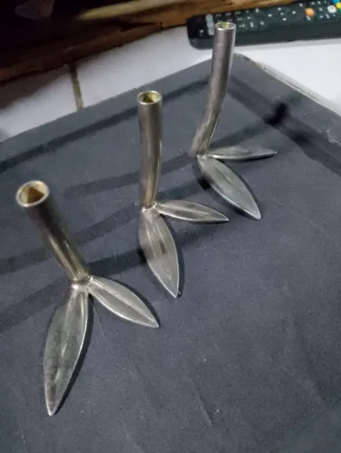 Suporte de metal decorativo(peça antiga )