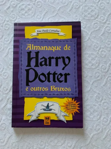 Livro Almanaque de harry potter e outros bruxos