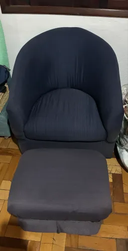 Poltrona com descanso de pé