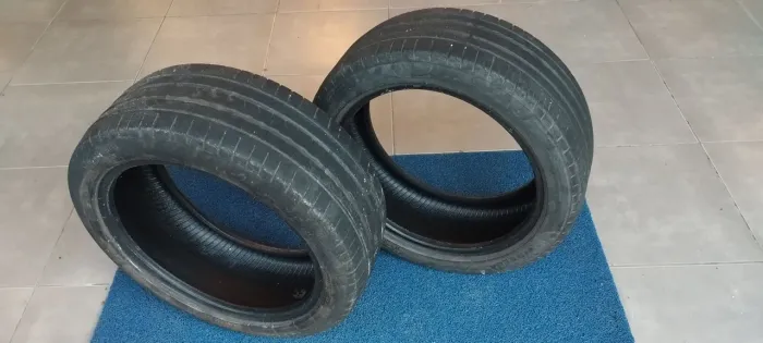 Vendo par de pneus - Pirelli 225/45 R17