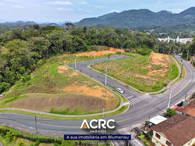 ACRC Imóveis - TE01303 - Terreno com um total de 560,18m² a Venda no Bairro Itoupava Centr