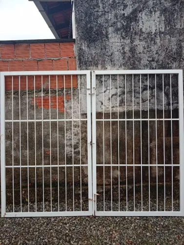 Vende-se portão de ferro 