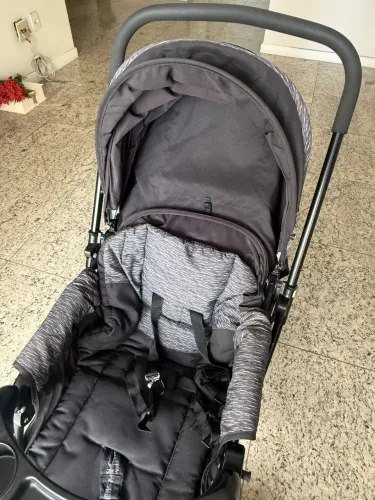 Carrinho de bebê cosco