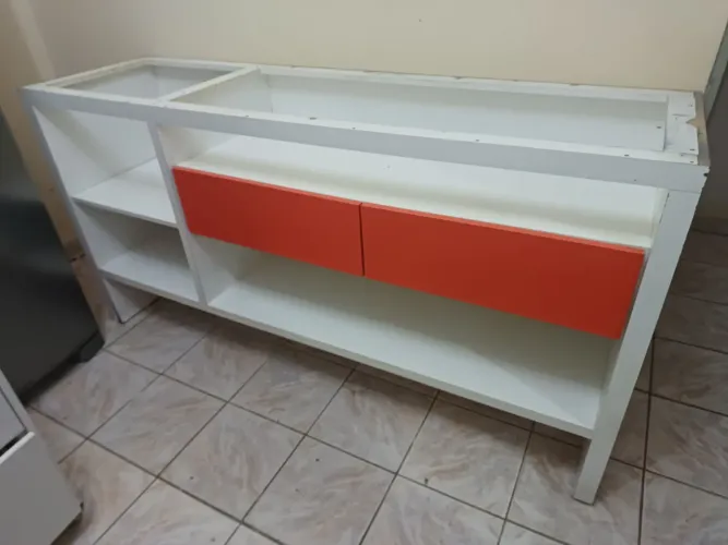Balcão mostruário, 2 gavetas, 80 kilos, 1,80 m de comp., 0,90 m de alt. e 0,50 m de larg.