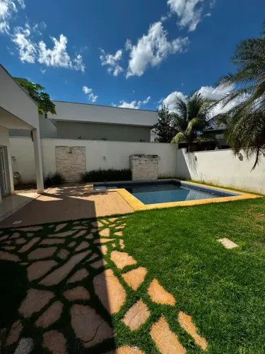 SOBRADO COM 4 SUITES À VENDA, 553m2 - FLORAIS CUIABÁ