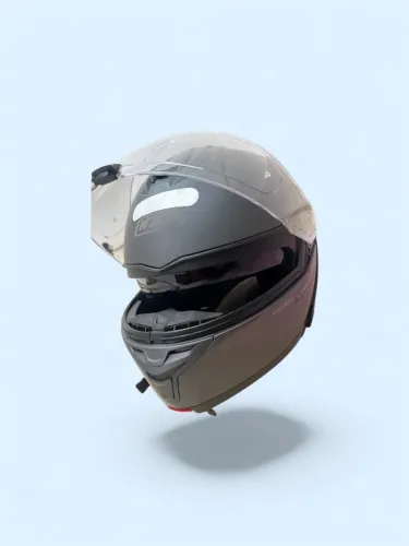 Capacete articulado