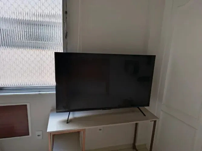 TV TCL 50C6KS (tela com defeito)