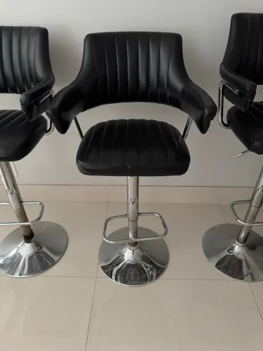 Conjunto de cadeiras giratórias