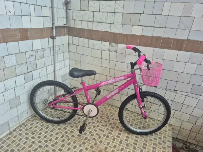 Bicicleta aro 20 Cairu semi nova 