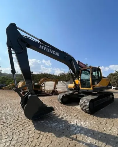 ESCAVADEIRA HIDRÁULICA HYUNDAI R220 LC-9 ANO: 2018