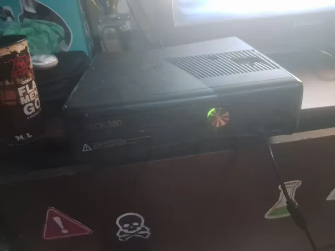 Troco ou vendo xbox 360 cheio de coisas